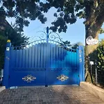 Le Paradis Bleu Apartment *